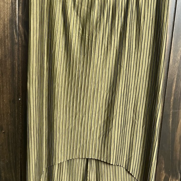 Piphany Midi Pencil Skirt with Ribbed High-Low Design-Green-Size: Medium - Picture 2 of 8